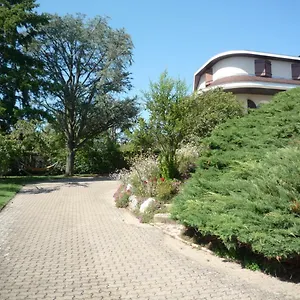 la-maison-des-bonheurs.hotels-rhonealpes.com/